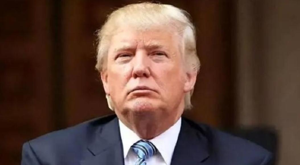 特朗普向全球发出通牒：180天内必须对中国动手，不帮忙就加税。特朗普突然签署总统