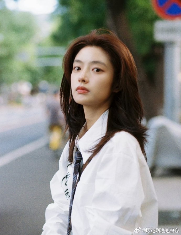 徐若晗四月进组新剧《明川有知夏》看点十足！主打雨林生态守护主题，剧情热血又有温度