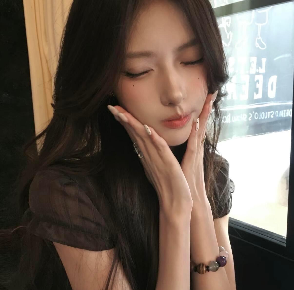 -𝐒𝐇𝐀𝐑𝐄｜𝔀𝓮𝓬𝓱𝓪𝓽 头像背景图搭配 ⸝⸝🐈꙳🥨