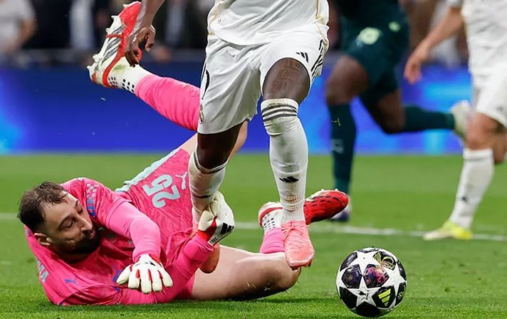 瓜迪奥拉：“多纳鲁马碰到了球……那不是点球。”👀😂欧冠联赛皇马3比0曼城