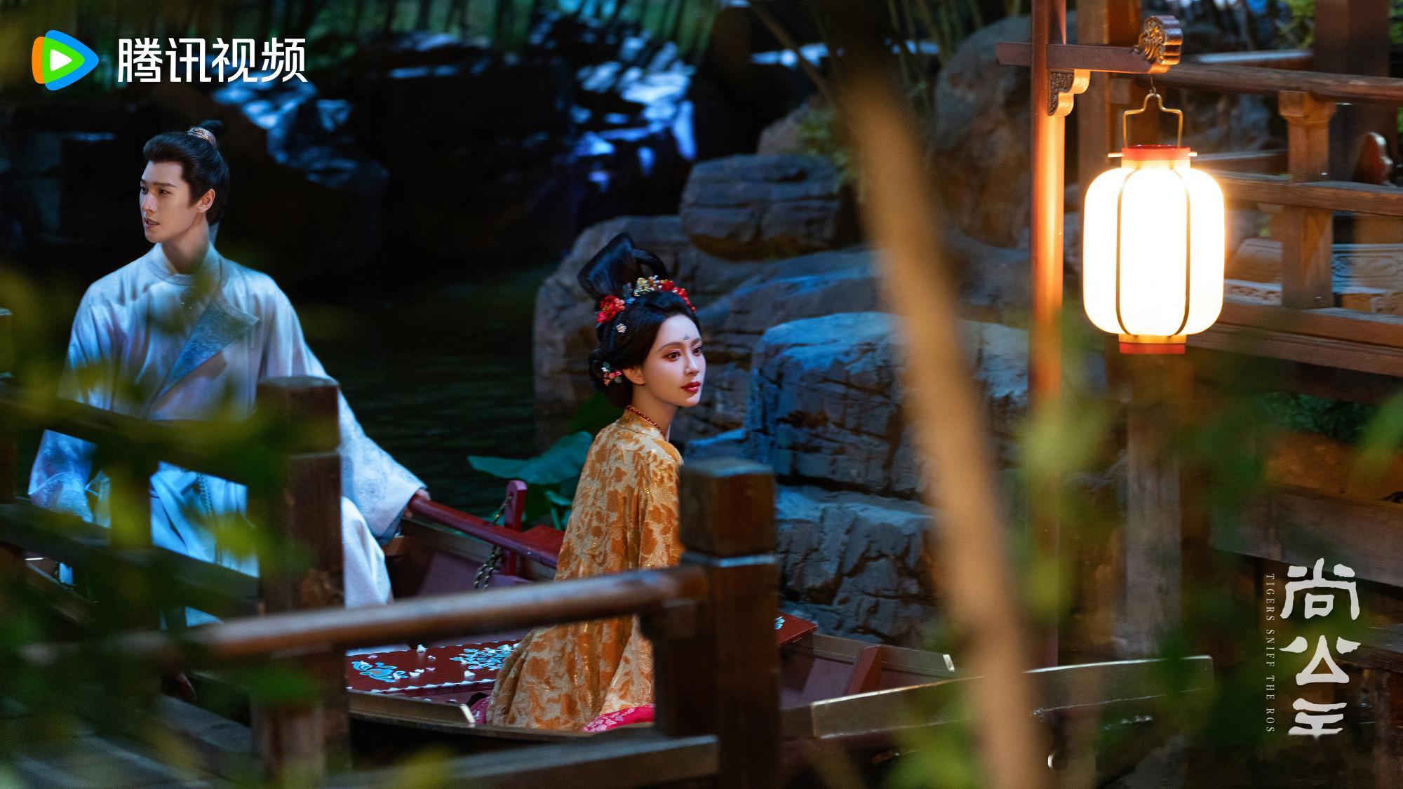 《尚公主》完全是《九重紫》的副本。 