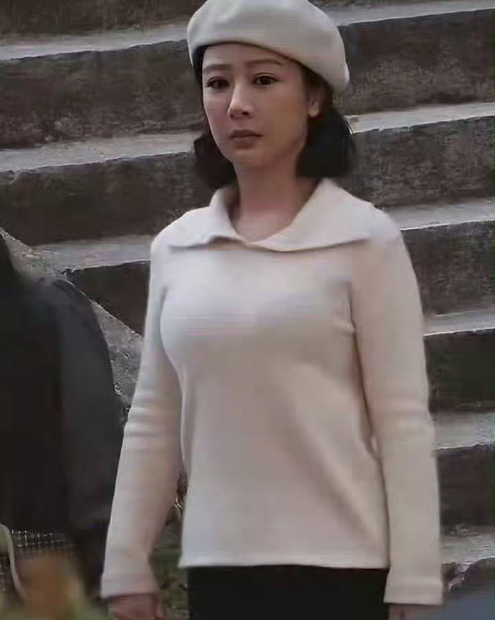 温温在拍什么戏啊，看起来很落地很入土啊 ​​​