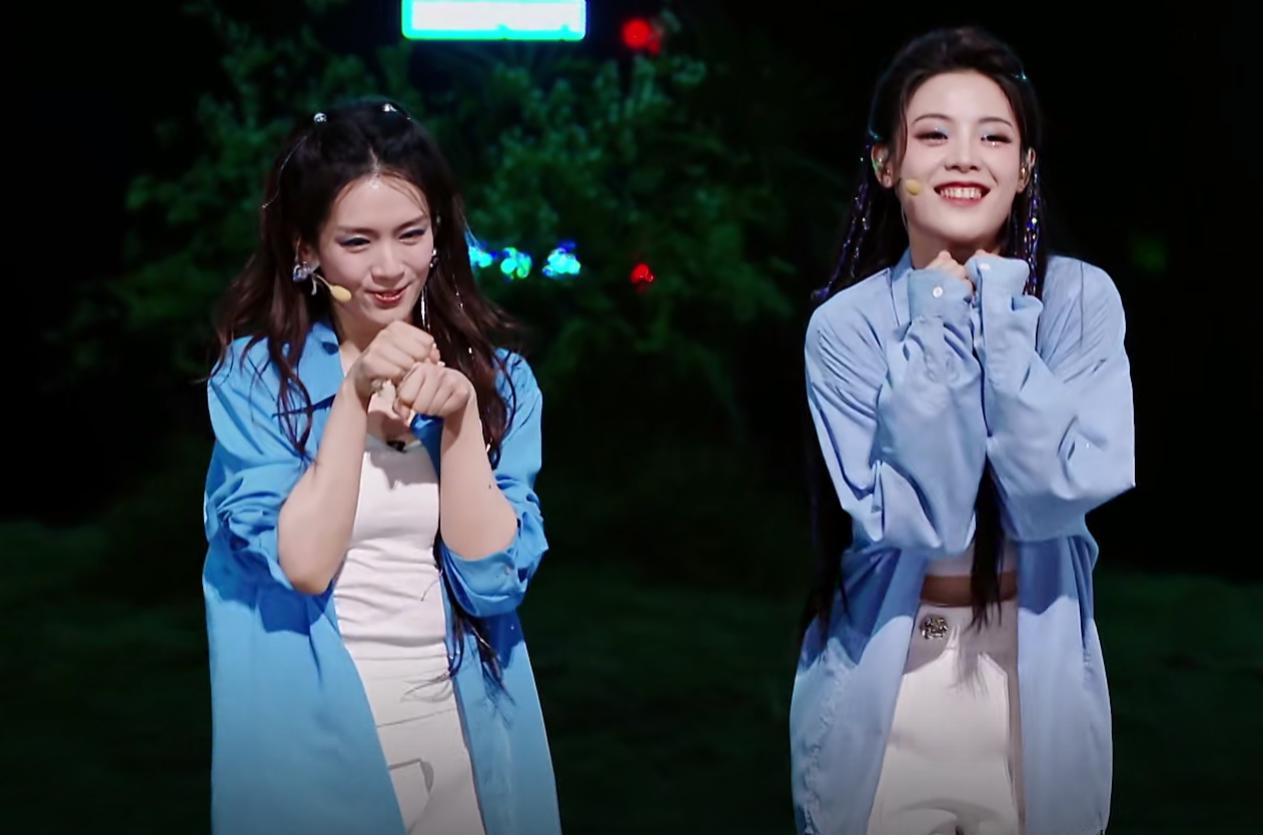 陈丽君陈昊宇一起跳猫猫爱心舞！看到这两小只就觉得人间好美好啊！干干净净清清爽爽，