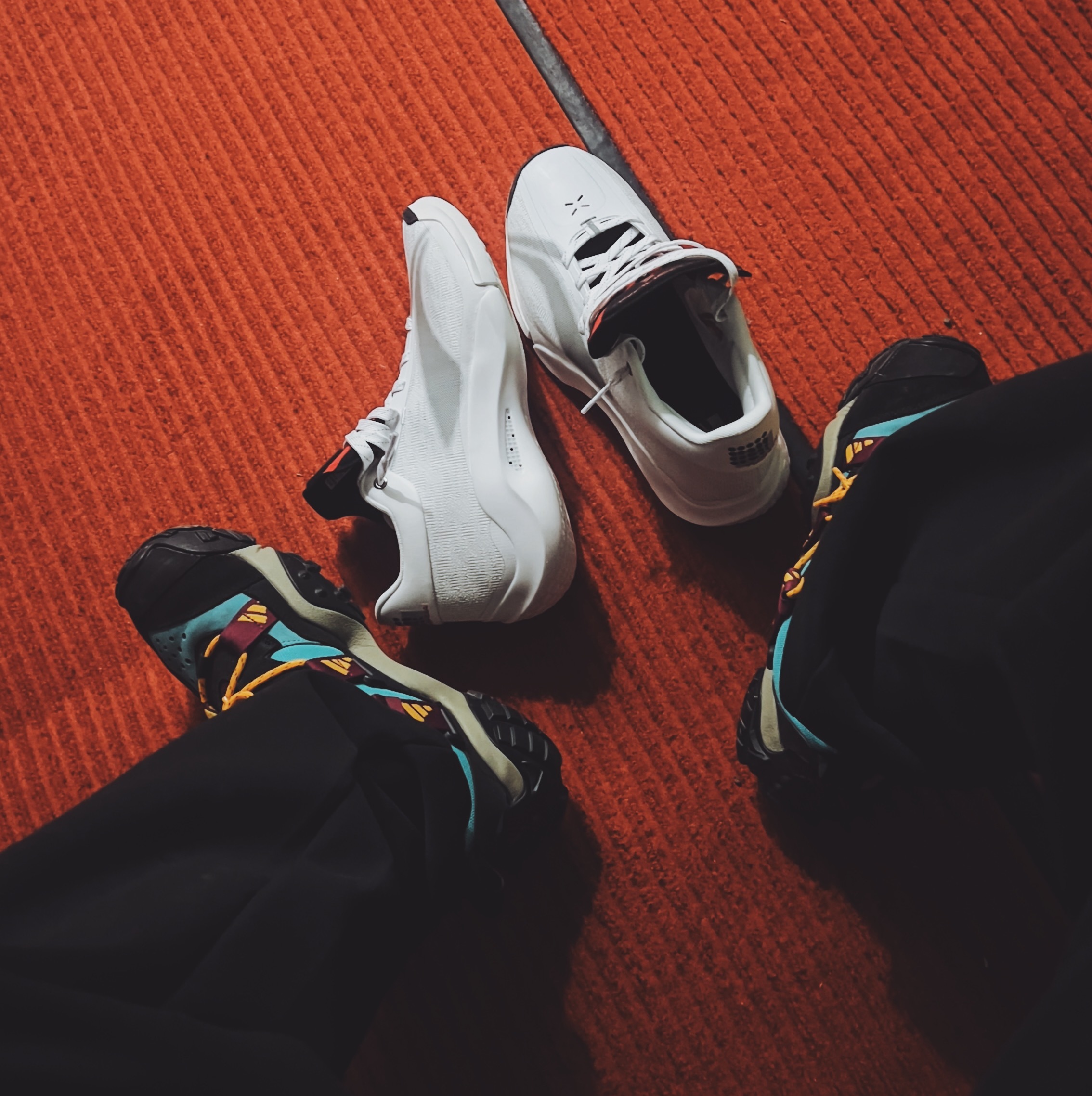 大风天 宜 包内场驭帅20真好穿就是球属实不怎么样 买了个李宁的807周末试试?