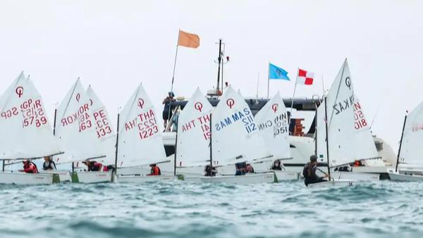 这个项目为何有这么多小孩哥小孩姐在第六届亚沙会帆船项目赛场，不少“10后”的“小
