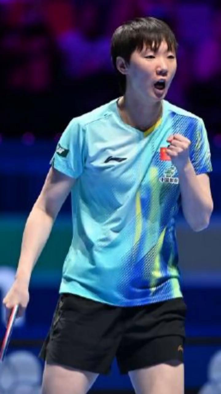 王曼昱让对手先笑后哭，精彩逆转令人叹服。
0：6伊藤美诚开局打懵王曼昱，6个球像