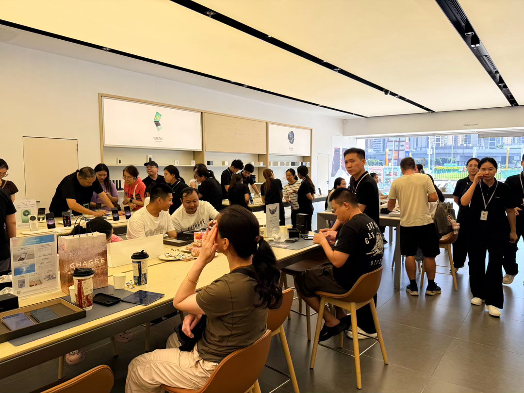 网上总是有人对着华为阴阳怪气，这次我发现 Mate90 系列发布了以后他们真的闭