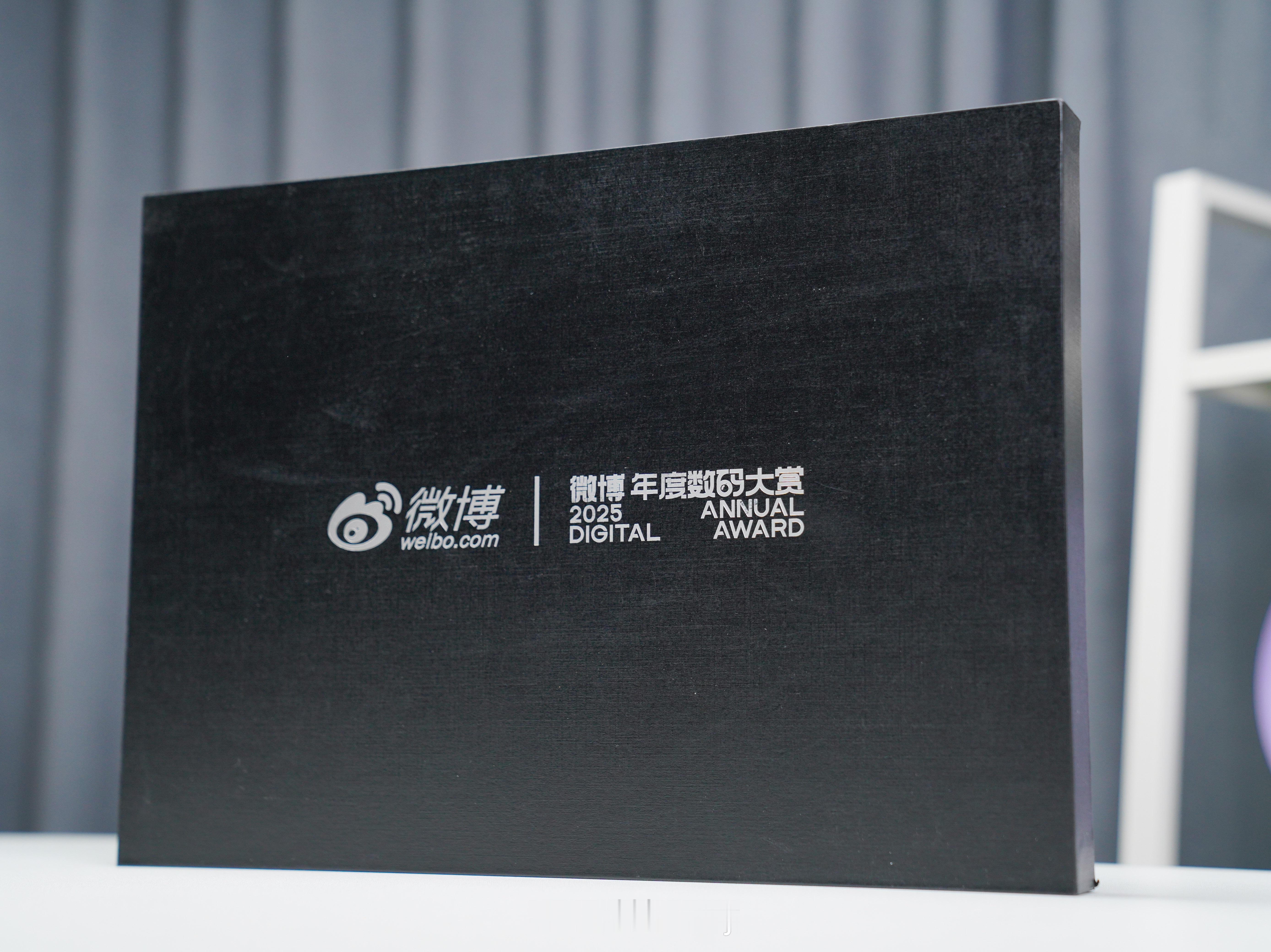 又是一年微博年度数码大赏  是时候晒晒我的数码装备了。今年的邀请函是晒装备的最佳