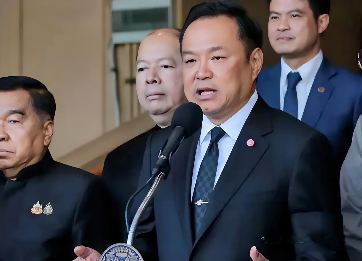 特朗普大张旗鼓宣称自己一个电话促成泰柬停火，结果被泰国总理阿努廷当场打脸，直接撂