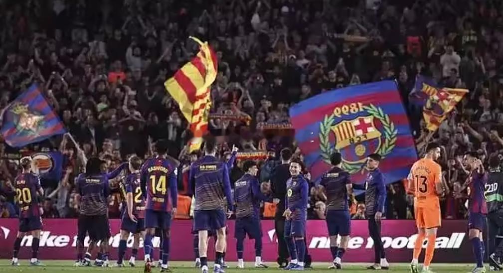 据《每日体育报》报道，西甲第35轮巴萨vs皇马的国家德比门票开售，最低票价为49