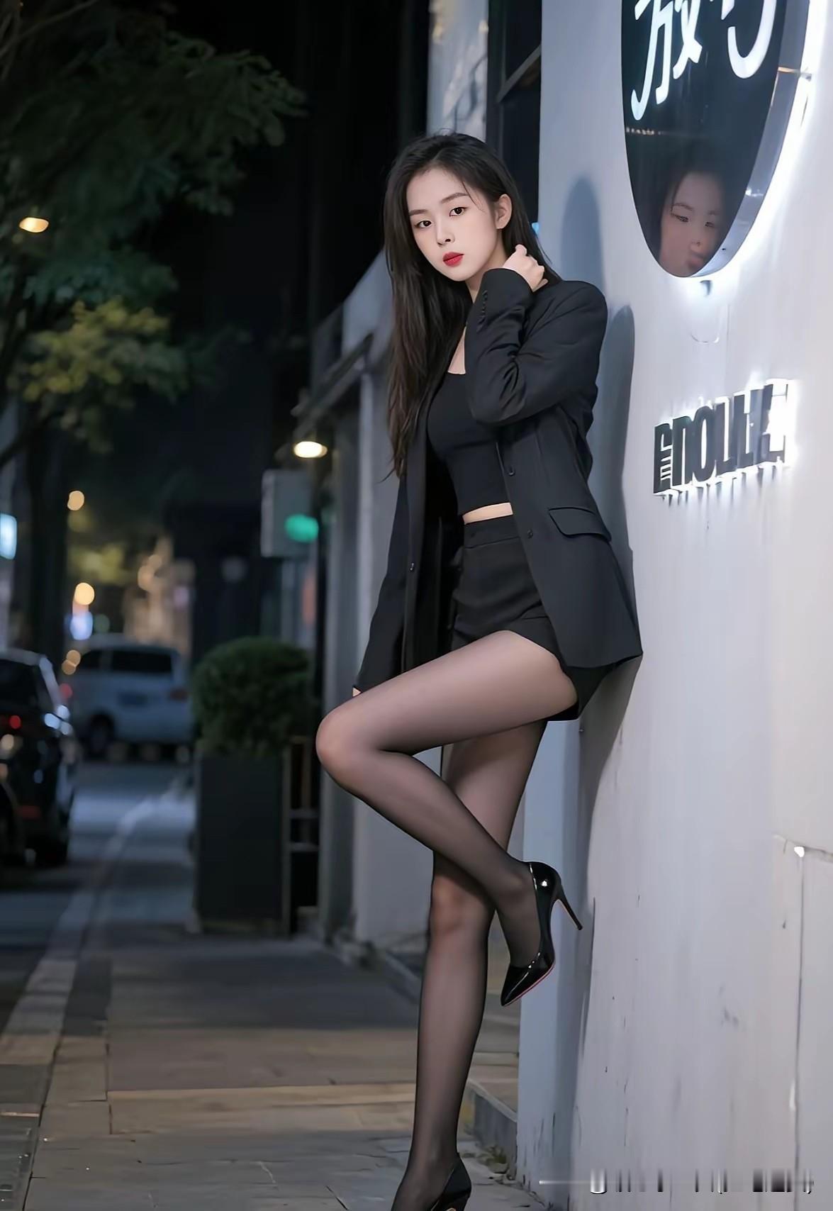 先🉐征求她的同意，一般美女是不会拒绝的，毕竟爱美之心，人皆有之，美女也希望被更