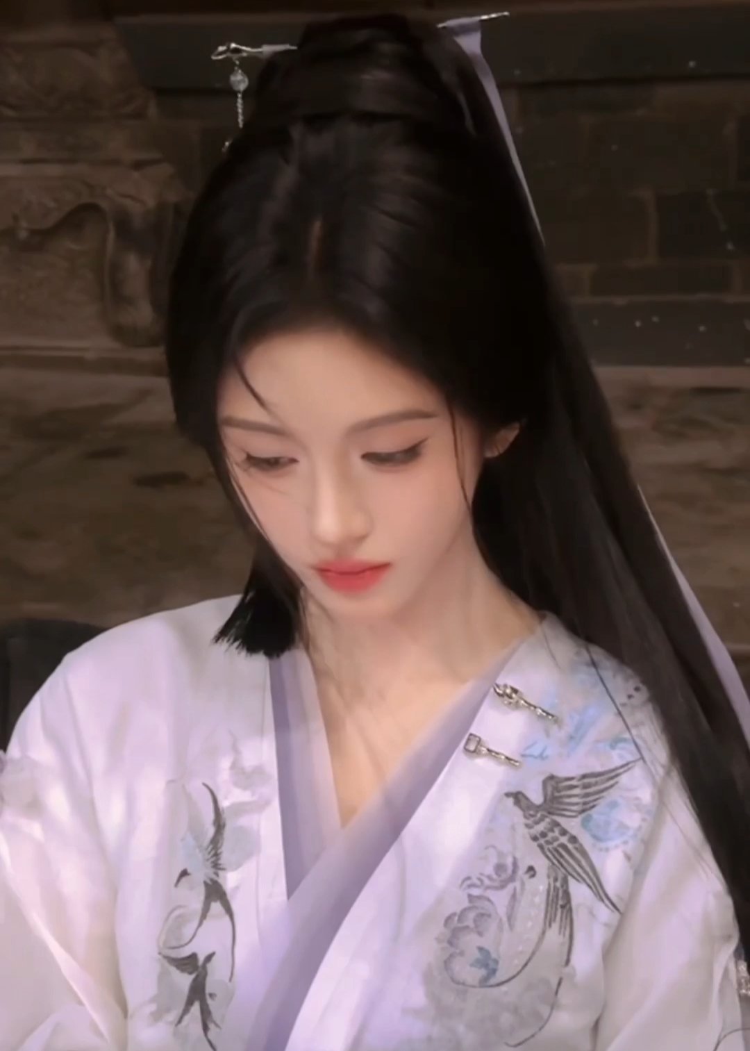 鞠婧祎《来战》阿黛新造型花絮，好美的小鞠啊 ​​​