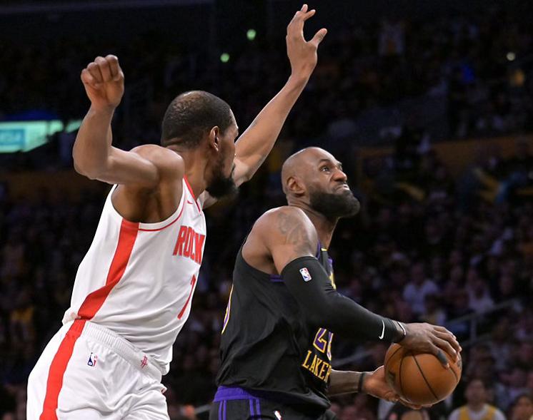 湖人101-94再胜火箭，系列赛大比分来到2-0，杜兰特跟老詹的差距一目了然！