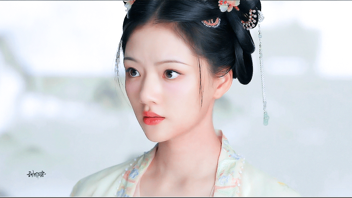 #任敏妆造#任敏在《锦绣安宁》里的表现真的太惊艳了！性格古灵精怪，妆造俏皮可爱，