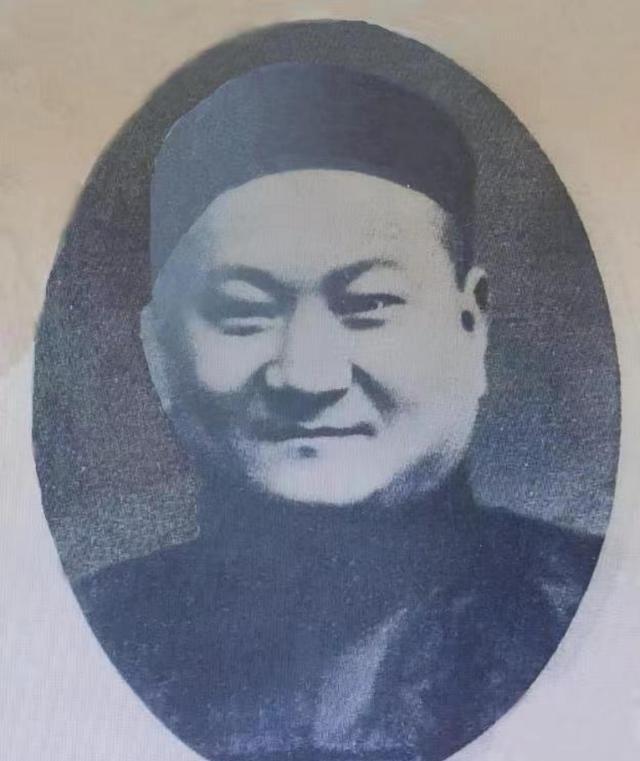 1949年，上海胜利后，我党准备清算上海滩黑帮。助手问陈老总：“有个叫顾竹轩的怎