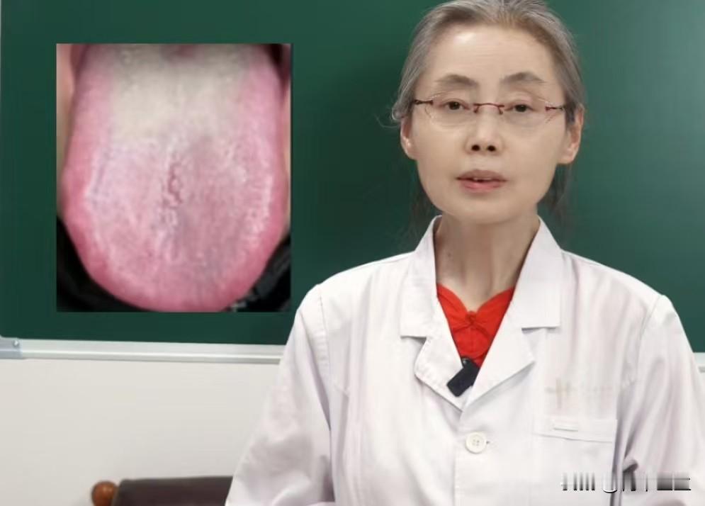 湿热不可怕，伤到肾阴就不好了，用再多龙胆泻肝丸也没用

这个患者的主诉：阴囊潮湿