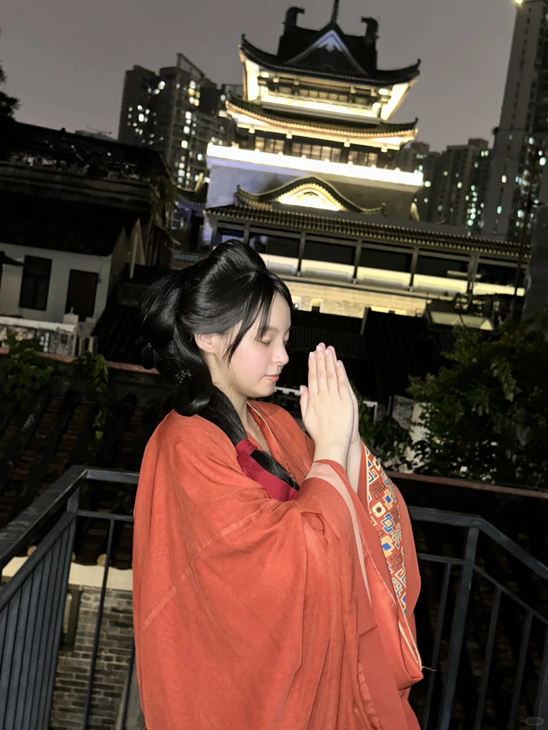 永庆坊与月亮桥同框汉服战国袍梦回千年✨🌝