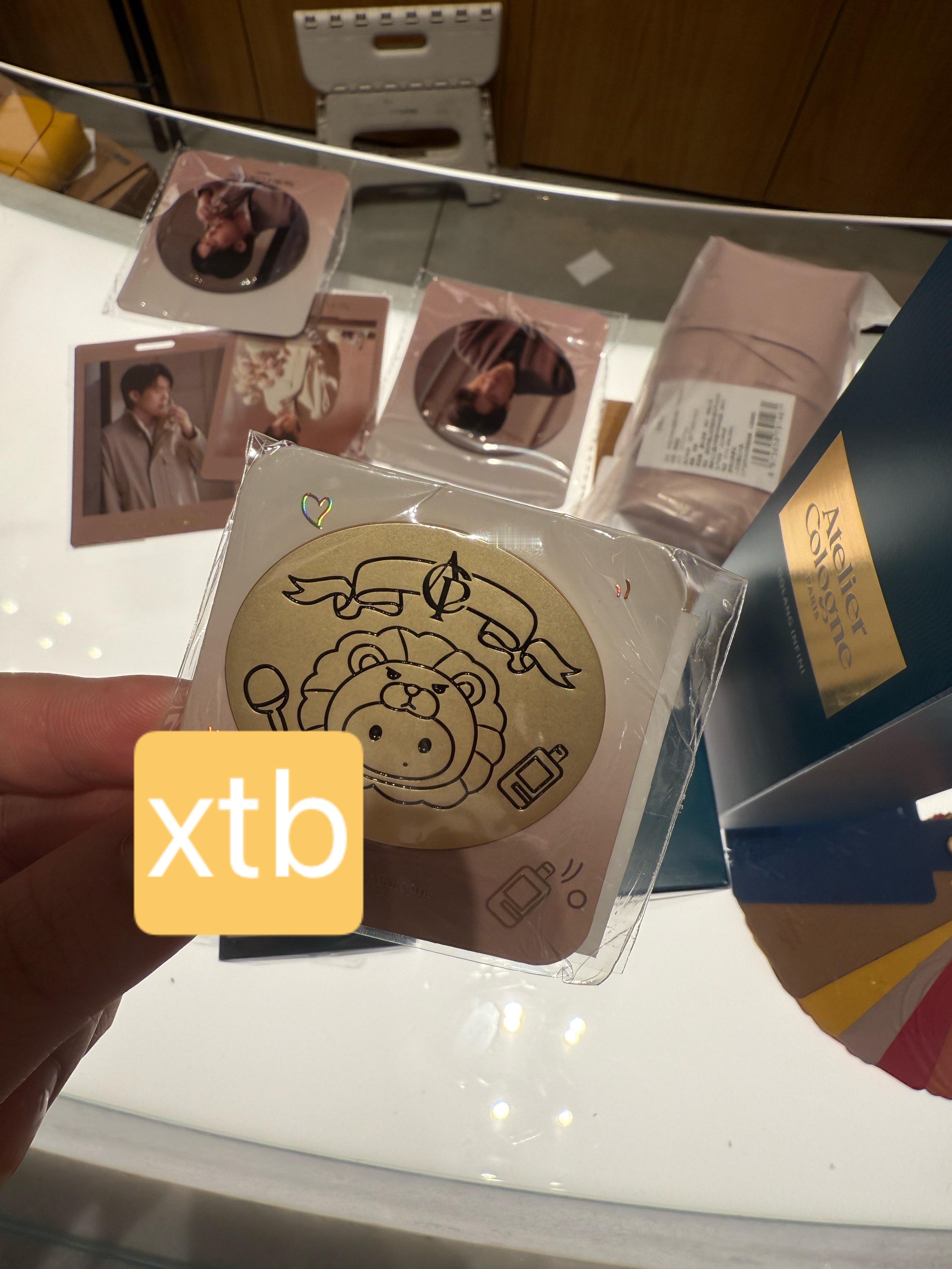 get！ 王楚钦欧珑全球品牌代言人 店里还自费搞了一堆小周边哈哈