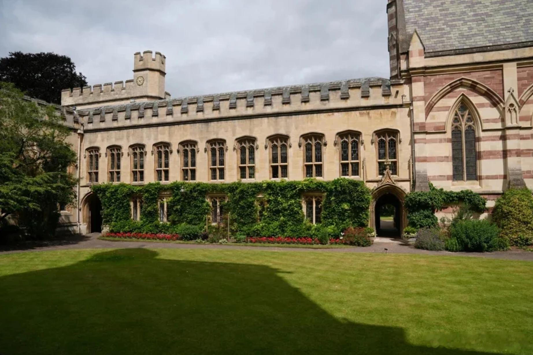英国数据显示大学学历回报下降：收益优势明显收窄海外新鲜事创作活力分 据英国政府相