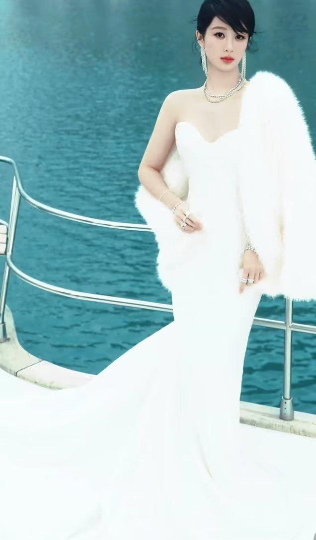 杨紫杨紫玉兰花开君再来 

“你的眼你的五官我铭记于心.𝓨𝓸𝓾𝓻 𝓮?