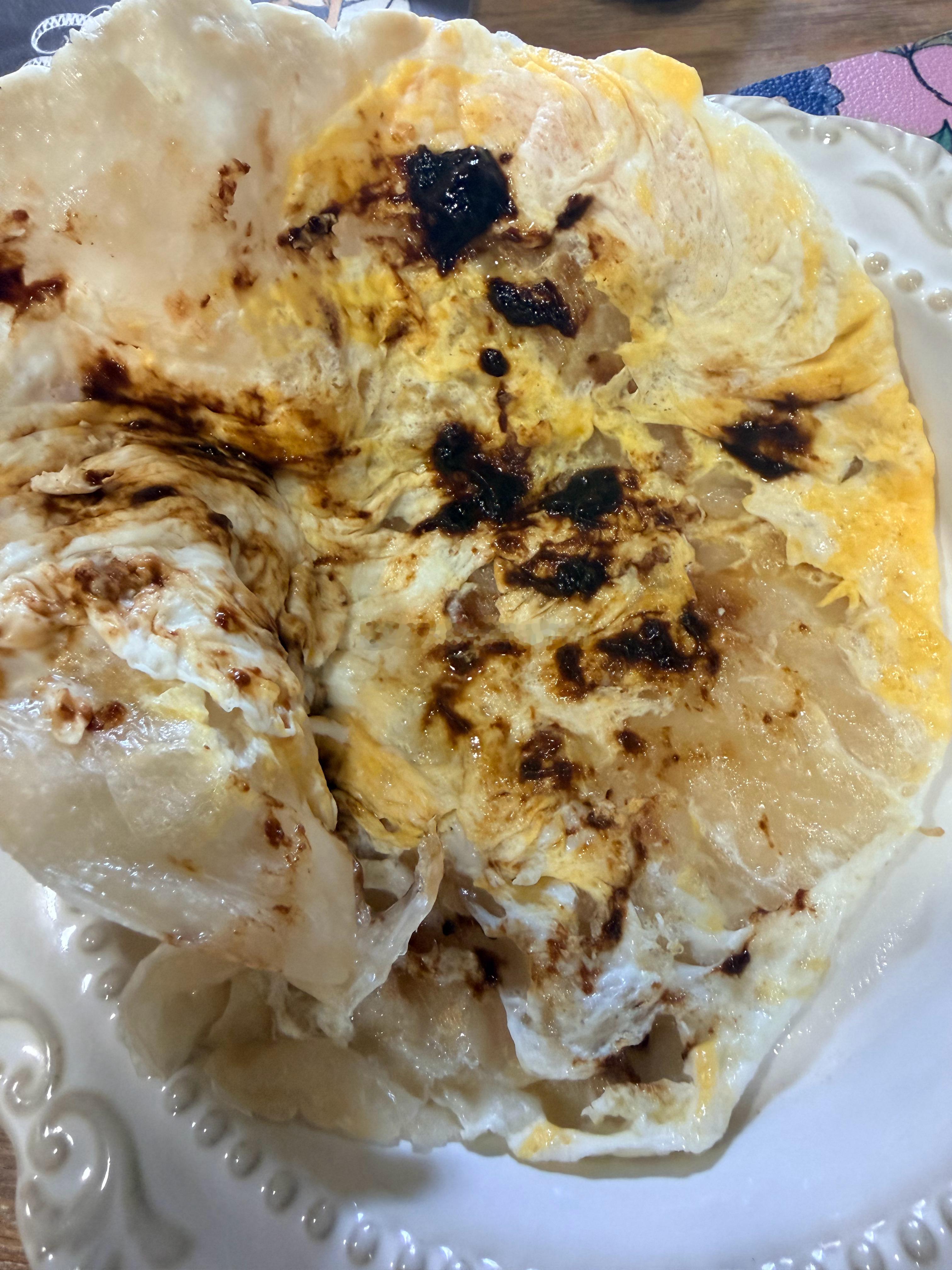 早午餐鸡蛋灌饼儿昨晚姐姐要看球赛看完她很满意就睡了起来都快十点