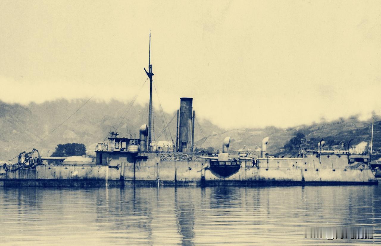 光绪八年，徐厚生带回一箱子图纸和笔记，直接去了北洋水师的船厂，参与建造“平远舰”