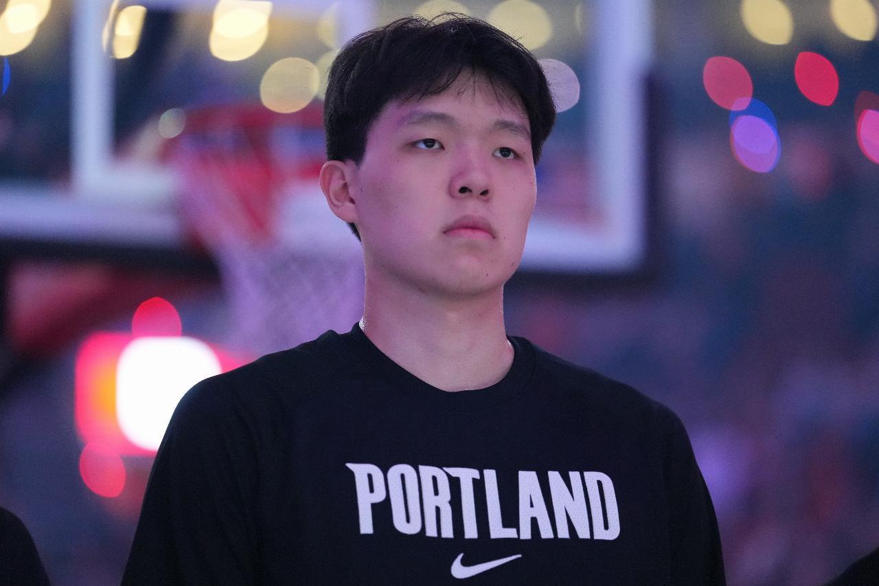 杨瀚森也太难了吧，在今天开拓者与勇士的比赛中，杨瀚森又一次被DNP了，连开拓者的