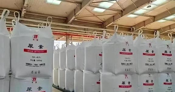 莫迪认栽！花天价买下250万吨尿素，建国80年工业仍被他国拿捏

最近，印度天价