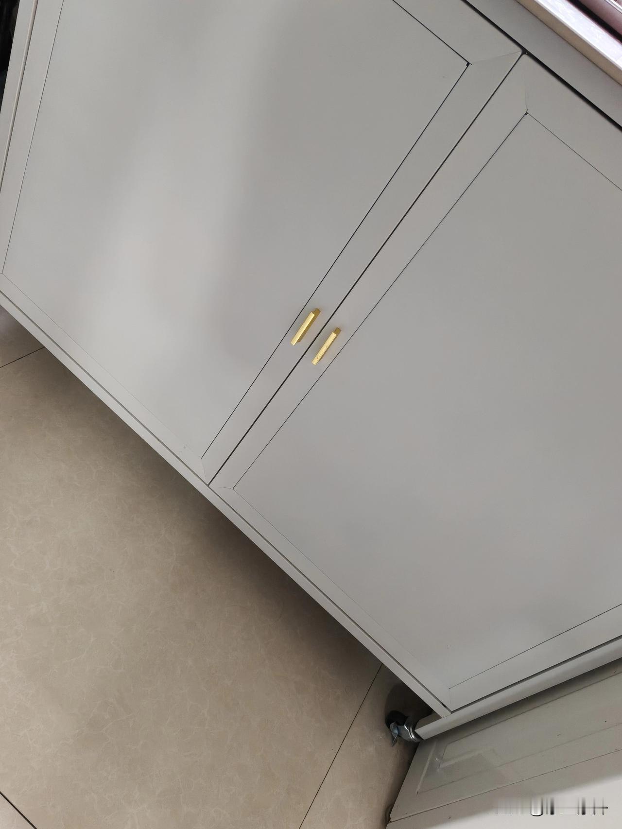 自从孩子上了班儿，媳妇儿变了

没想到的是，媳妇儿的变化这么大，
精神变了，语气