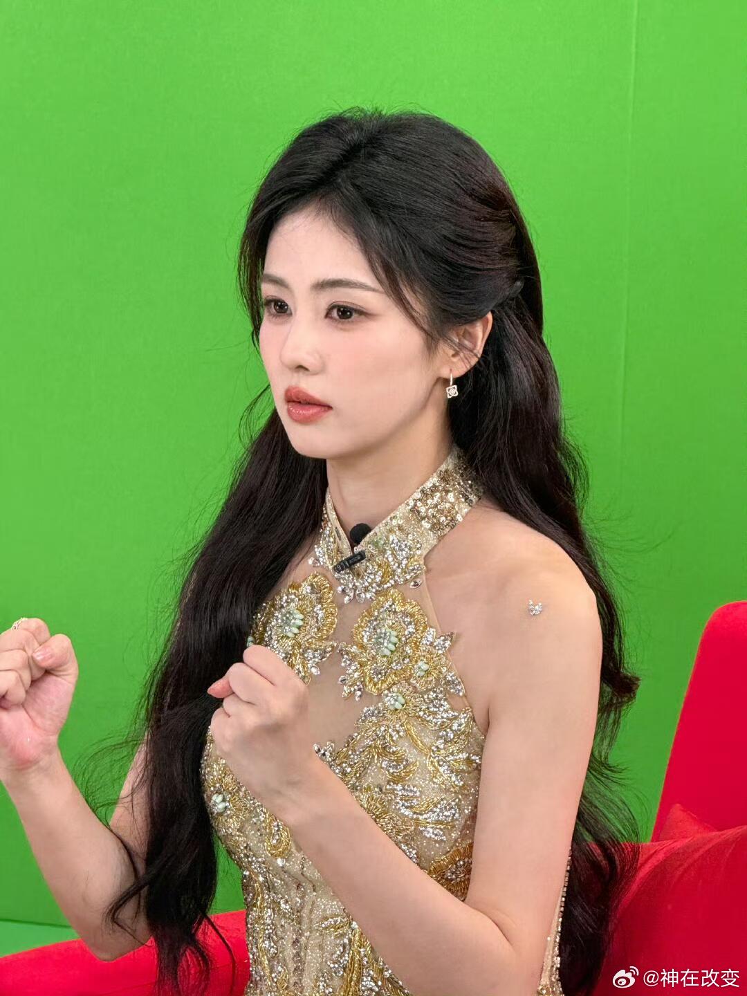 白鹿  是直播前还要给自己打气说“加油”的萌宝白鹿｜ 