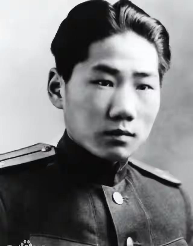 周世钊问毛主席，毛岸英的牺牲是不是彭德怀的错？毛主席叹了声气。

那个午后，周世