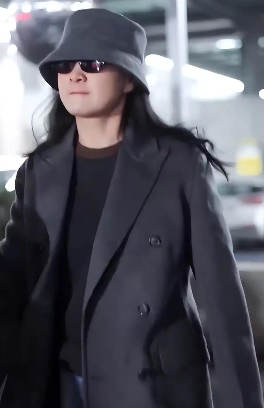 贾玲身材还没有反弹？
看来贾玲是在保持身材上下足了功夫，如今来看并没有反弹。
1