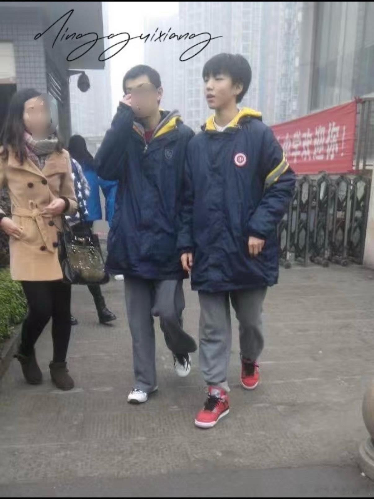 没见过的八中王俊凯王俊凯八中时期旧照没见过的八中王俊凯