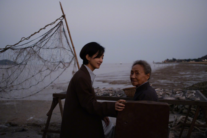 吴彦姝回复赵丽颖吴彦姝奶奶对赵丽颖的回复也太戳心了！一句“相信你，秋萍镇长！爱你