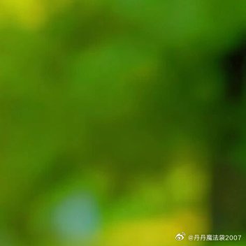 人与人交往，更多的不是改变对方，而是接受对方，如果光想着改变对方，那不是生活，那