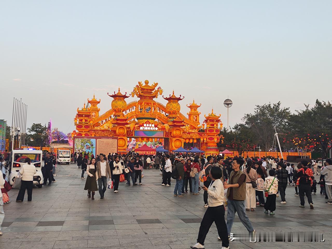 集卡点灯领现金我正在参加集卡点灯分20万春节活动。集卡点亮灯笼，可获得现金奖励，