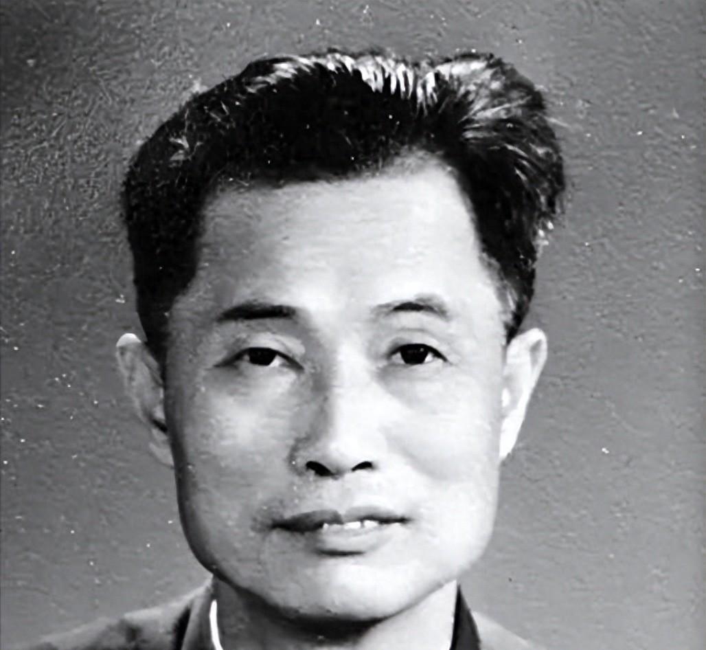 他曾担任广东省委书记，婉拒王光美上门做客，三个儿子为何都没有从政？
1939年春