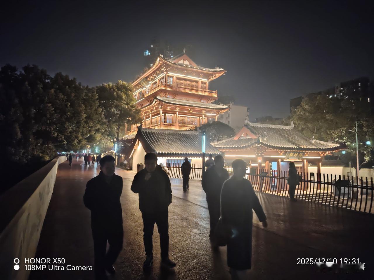 点赞支持朋友一如既往的支持鼓励，谢谢老铁一如既往的支持鼓励支持，学习一下旅行，谢