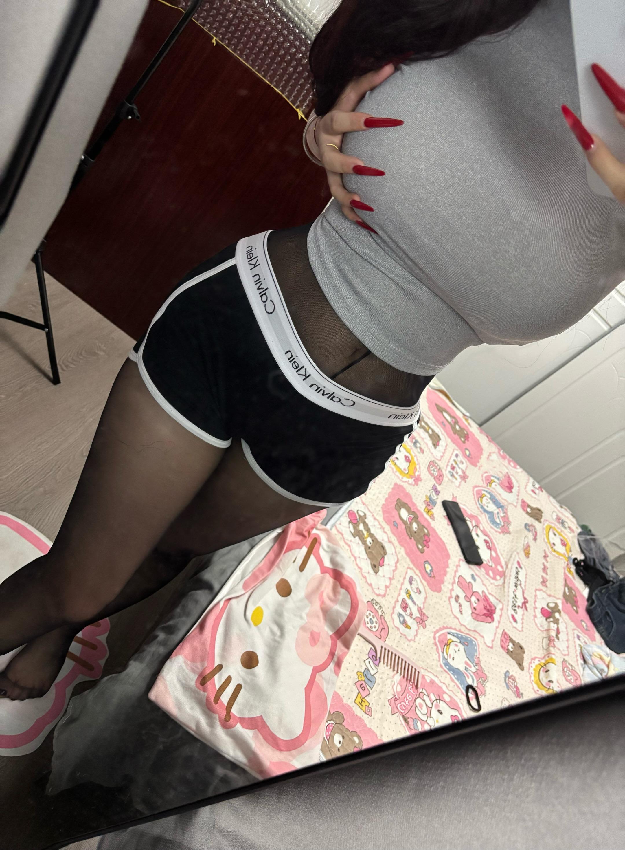 一个女人不要你的钱 不要你的时间 当然也不要你