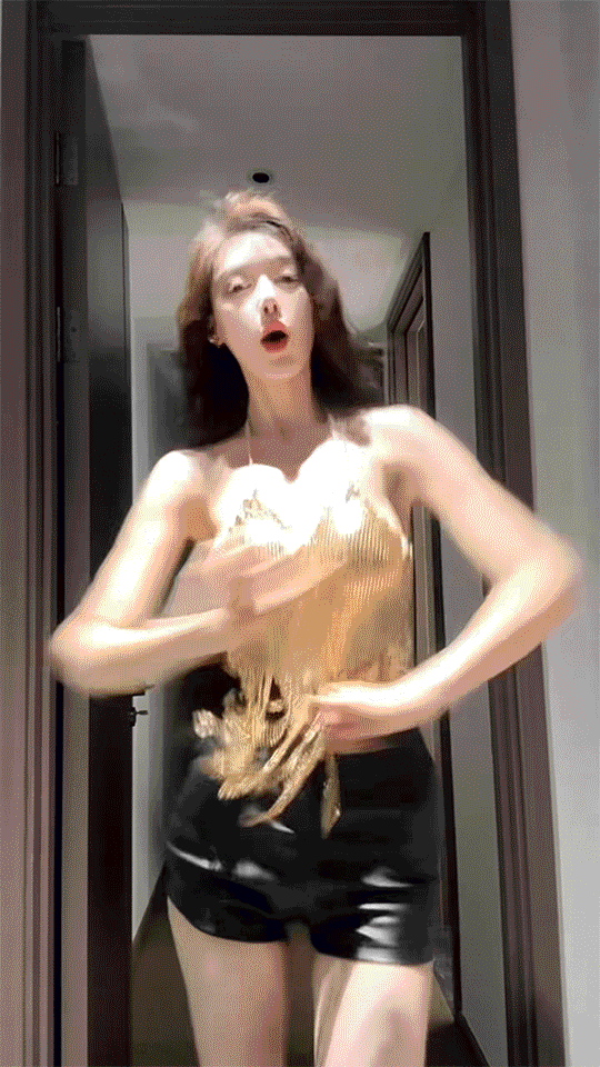 其实人最好的状态就是销声匿迹，半隐半藏，除了赚钱以外，平常是不需要有太多的社交和