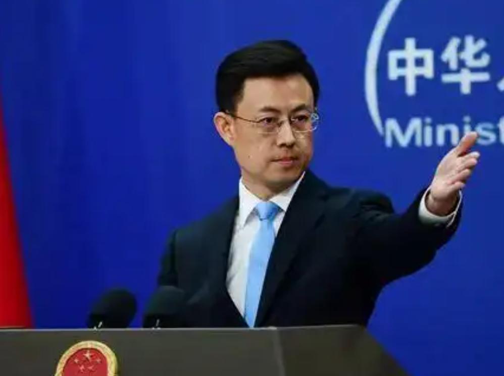 原来，这次美日菲的“肩并肩”演习，挑衅意味这么浓。

1、日本正式参加，派出了1