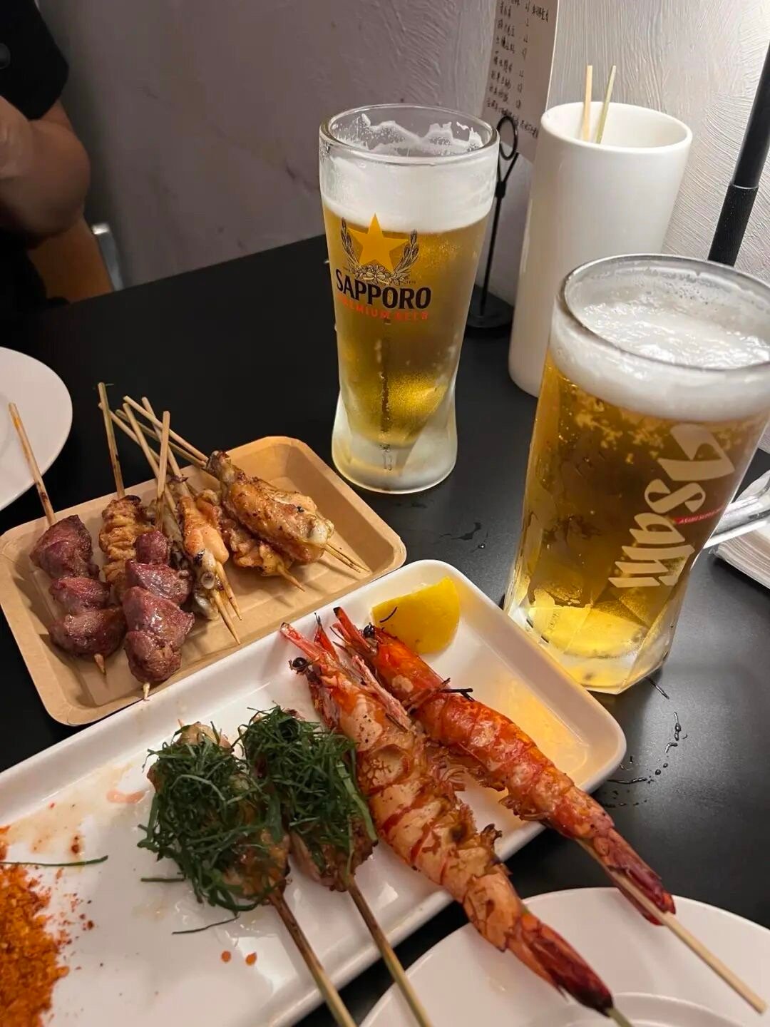 我不止会撒娇，会开车，还会喝酒，也可以陪你喝到凌晨三点半，我会比你想象的更有趣。