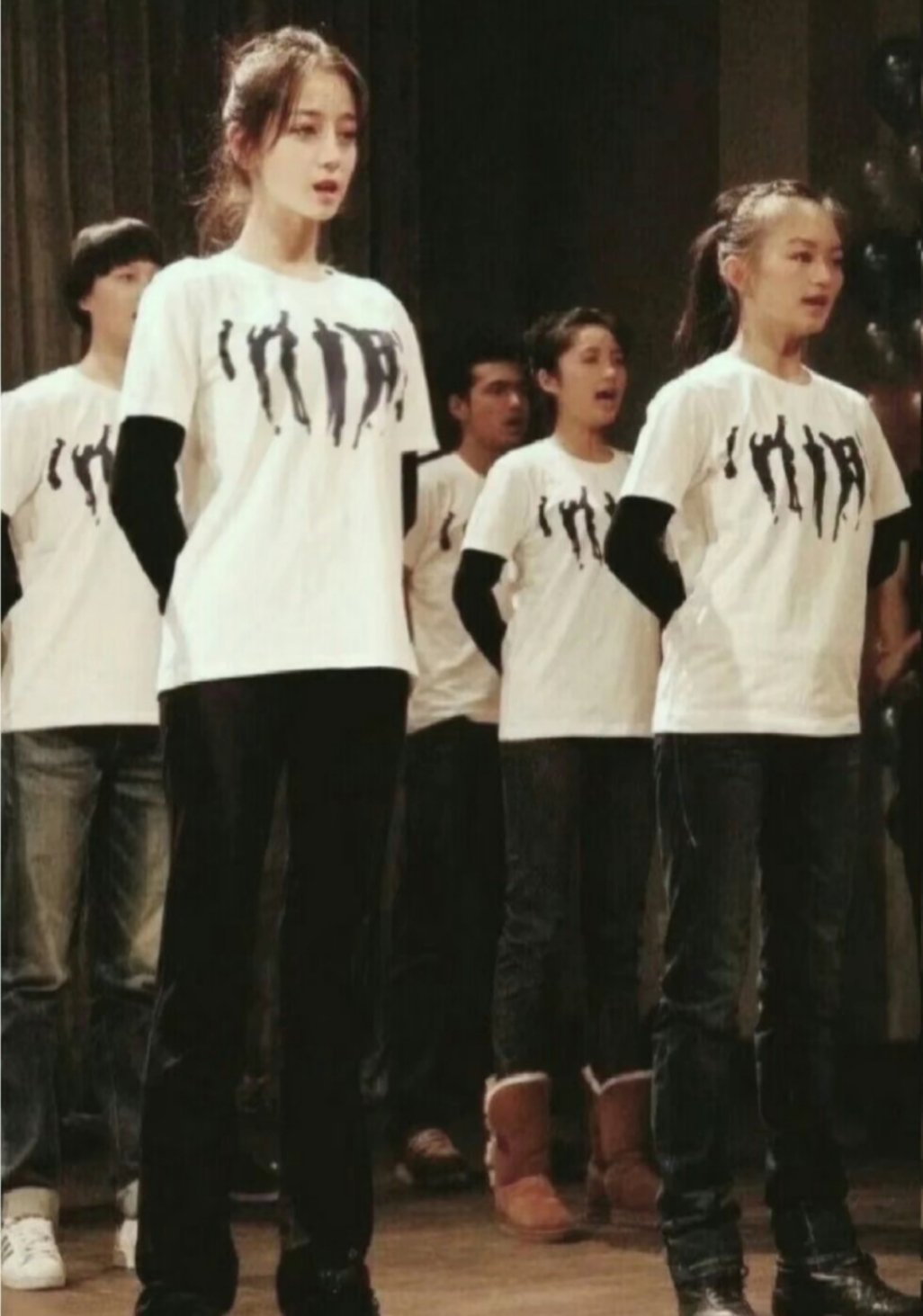 迪丽热巴聂九罗破亿【迪丽热巴】十几岁艺考训练的巴只想说她生来就是当大明星的 