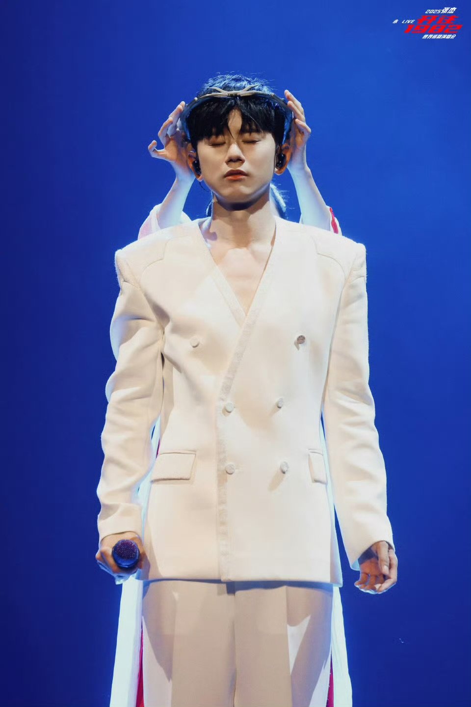 真的会被张杰的舞台用心程度感动，概念图都这么用心！张杰张杰你到底要在鸟巢干什么 