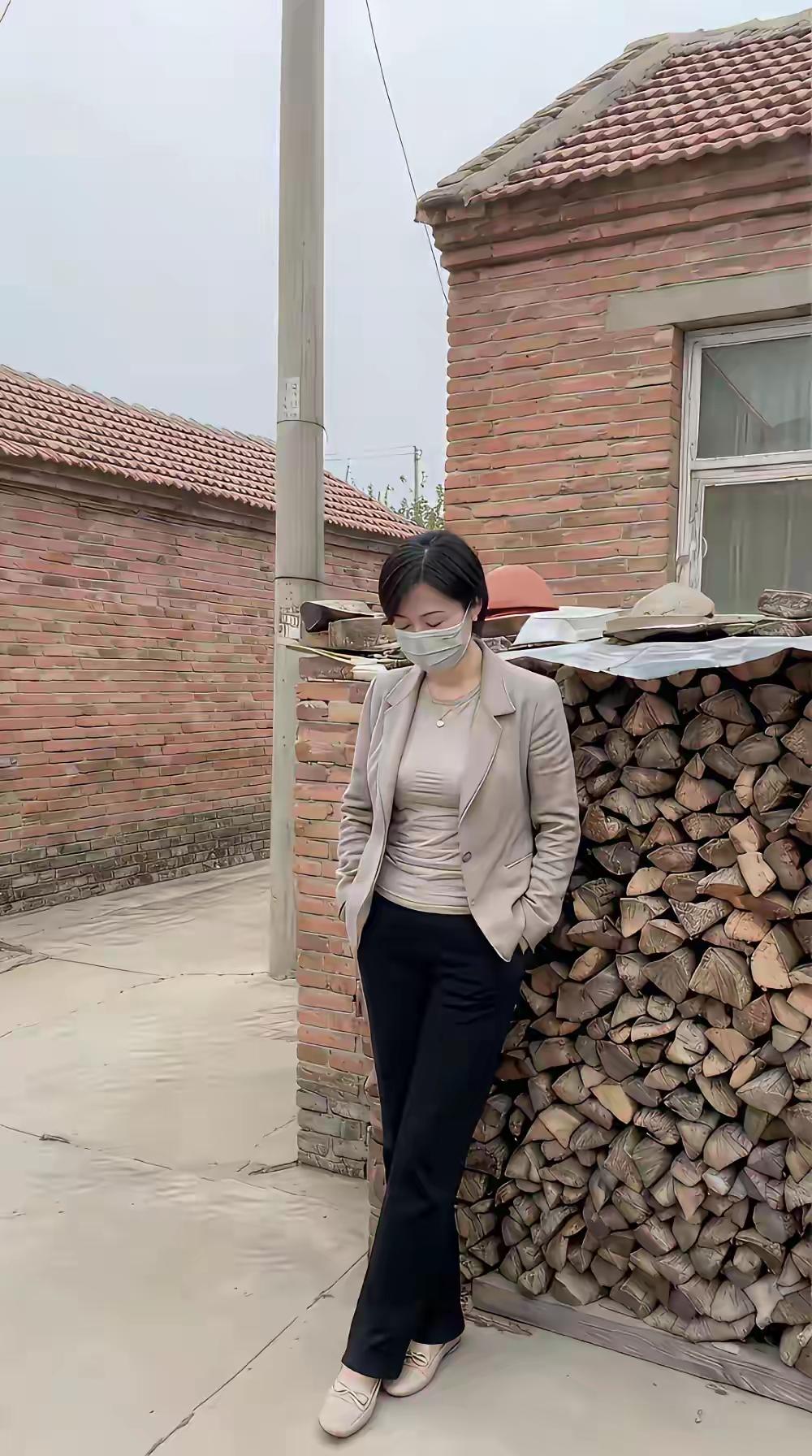 女人若是经济独立了，走到哪里都是气场十足！即便是回到村里，吃饭永远坐主桌！村里李