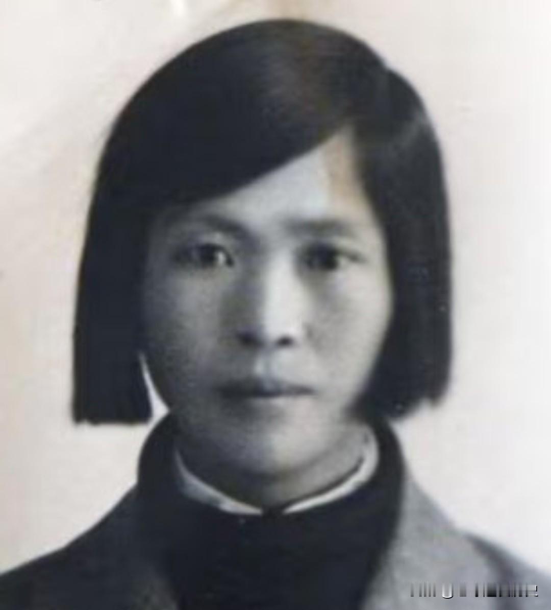 1984年，贺子珍在上海与世长辞。
在遗体火化之后，工作人员意外地在她的骨灰里，