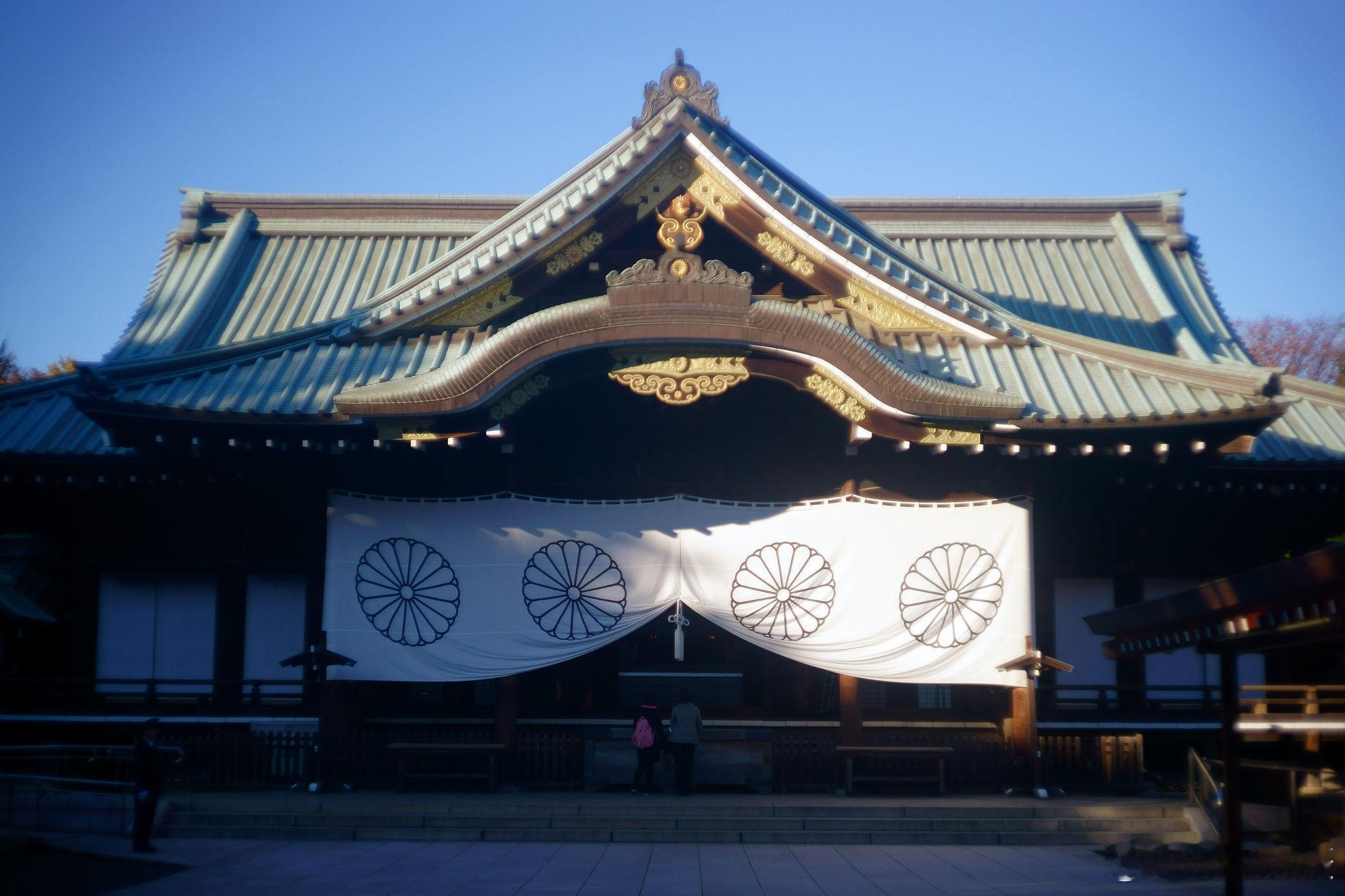 今（21）日，石破茂以日本首相名义向鬼社供奉祭品。[吐]据知情人士透露，石破茂将