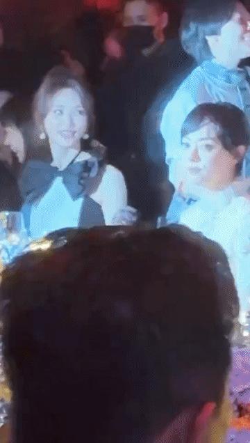 孙俪和杨幂同框像极了事业有成，在外面有头有脸的妹妹带着自己憨厚朴实的大姐出来见世