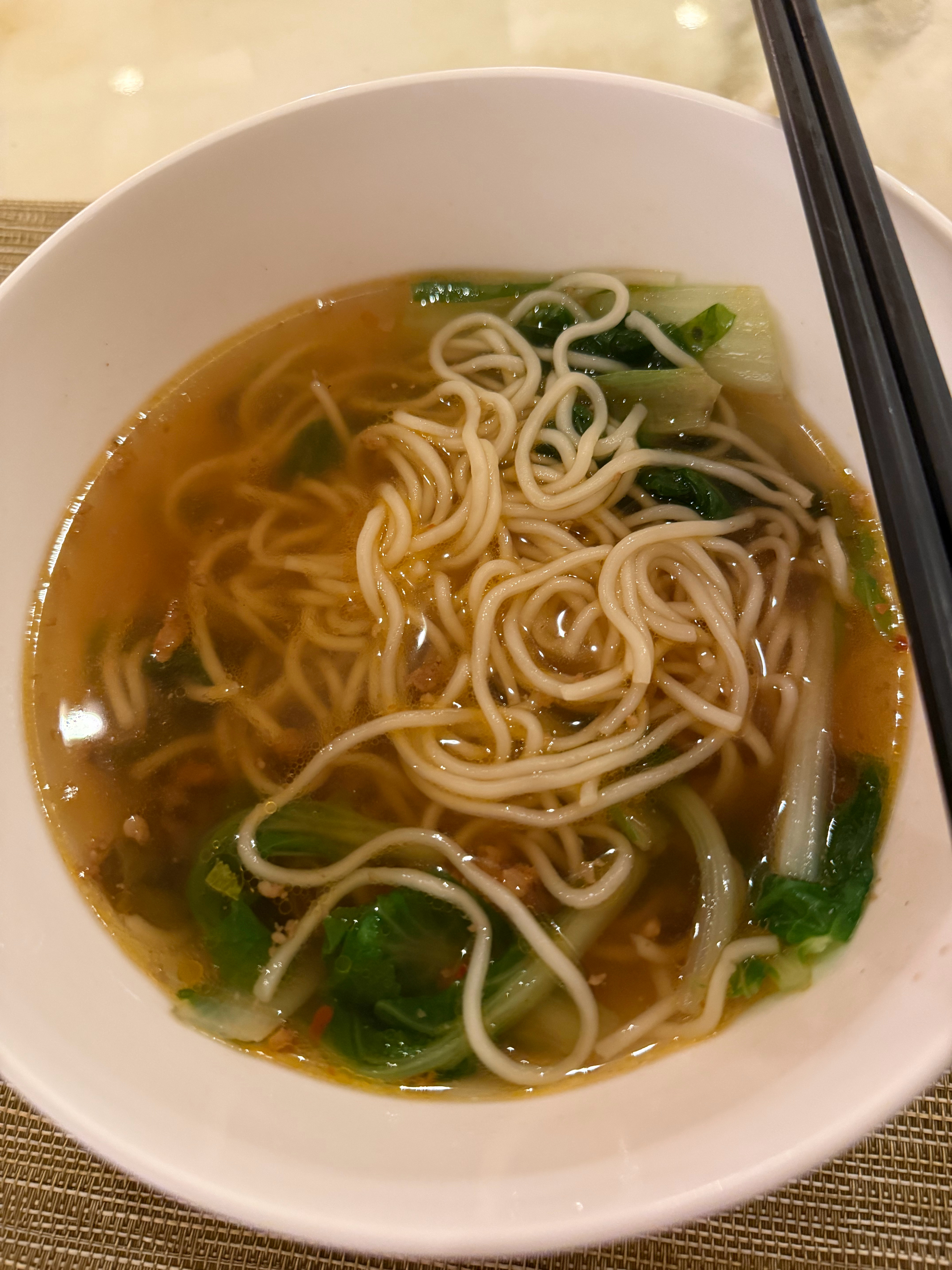 同样是来成都别人吃香的喝辣的我肠胃炎只能吃清水面和药片[跪了][跪了]我要闹了[
