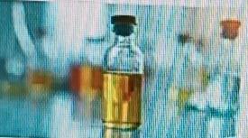 甘油三油酸酯，这名字听起来陌生，实则是生活里的小帮手。它是一种非离子表面活性剂，